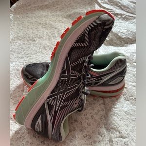 ASICS Gel Nimbus running shoes Women’s size 10.5 Narrow